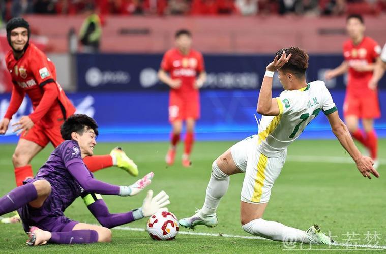 第10轮比赛:北京国安2-1逆转上海海港 集锦 第10轮比赛:北京国安2-1逆转上海海港 集锦