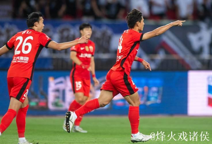 亚冠-颜骏凌点球扑救无效 上海海港0-4惨败神户胜利船 亚冠-颜骏凌点球扑救无效 上海海港0-4惨败神户胜利船